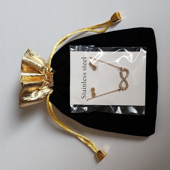 18K Gold Plated Necklace Earrings Set - Picture 7 of 11